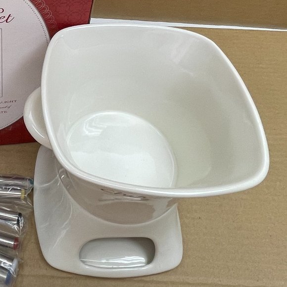 NWTIB Williams-Sonoma Fondue Set, 6 Forks, TeaLight, Stand, Pot = 3.5" T x 5" W - Picture 2 of 10
